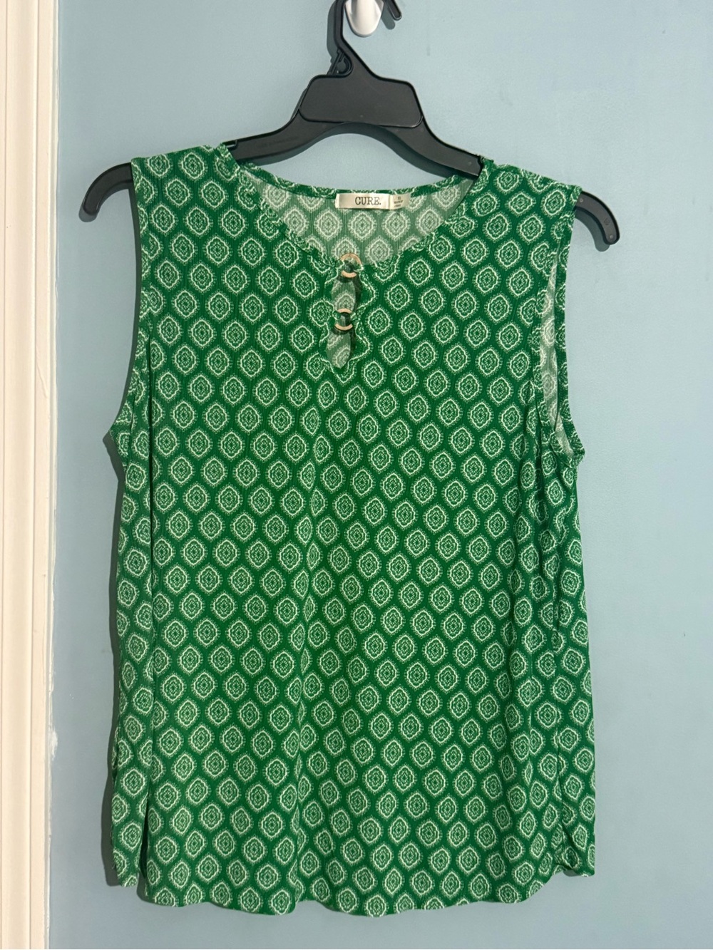 Cure Green Printed Sleeveless Keyhole Tank